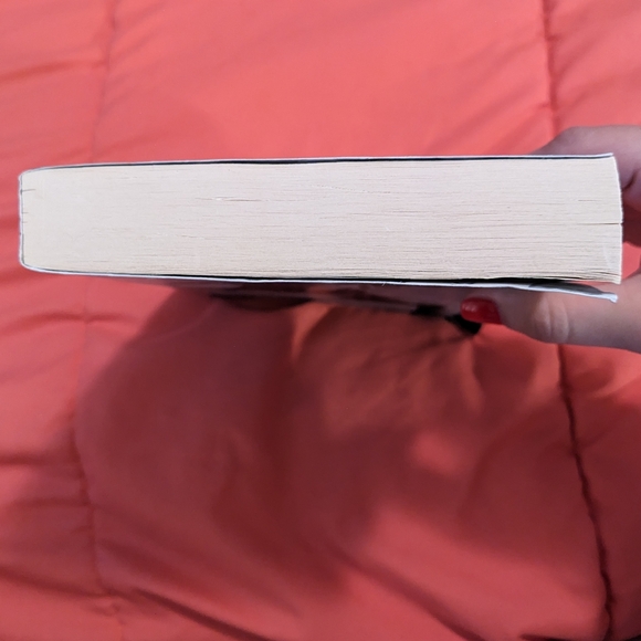 Book - Thirteen Reasons Why - Picture 3 of 5